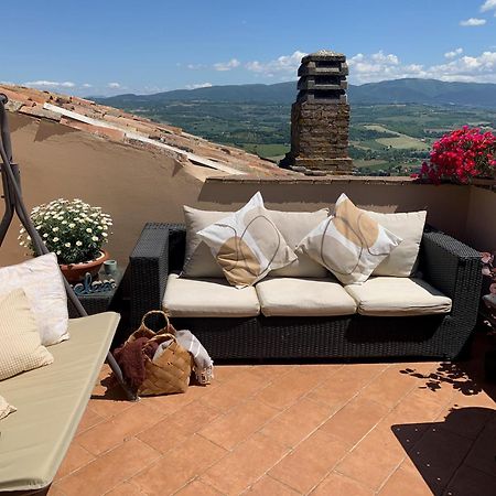 La Terrazza Sul Verde, Vista Mozzafiato In Pieno Centro Διαμέρισμα Τόντι Εξωτερικό φωτογραφία