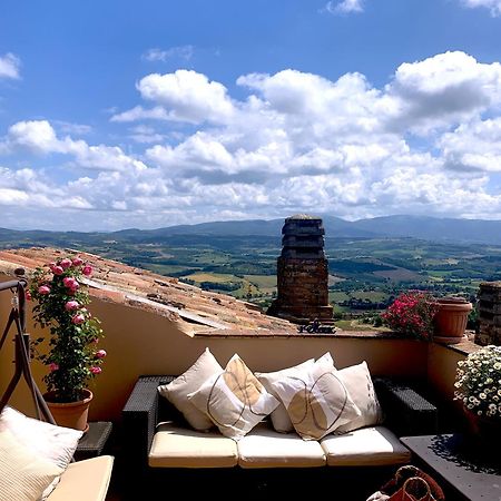 La Terrazza Sul Verde, Vista Mozzafiato In Pieno Centro Διαμέρισμα Τόντι Εξωτερικό φωτογραφία